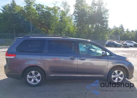 2012 Toyota Sienna Le V6 8 Passenger из США, поврежденный, VIN 5TDKK3DC4CS228805